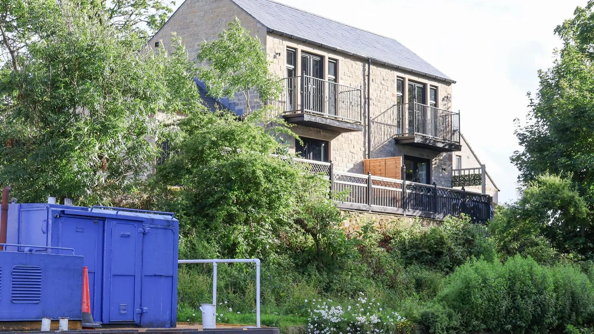 Willa Waters Edge Lock View Skipton